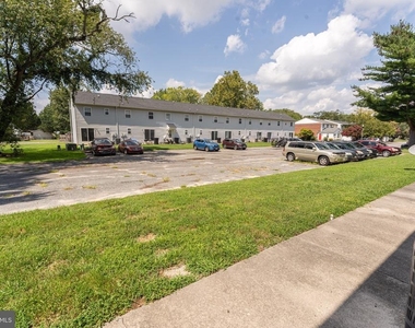 746 Hemlock Street - Photo Thumbnail 4