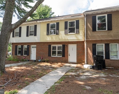 746 Hemlock Street - Photo Thumbnail 1
