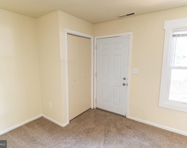746 Hemlock Street - Photo Thumbnail 10