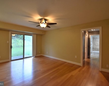 10650 Weymouth Street - Photo Thumbnail 3