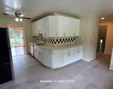 14122 Bauer Drive - Photo Thumbnail 2