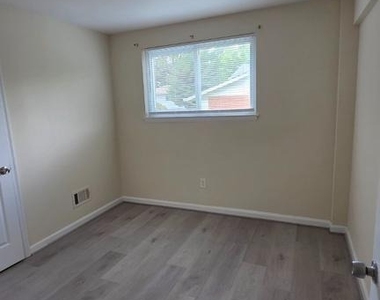 14122 Bauer Drive - Photo Thumbnail 10
