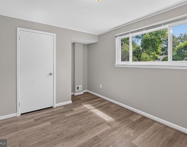 6413 Tone Drive - Photo Thumbnail 16