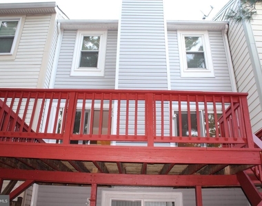 19238 Wheatfield Terrace - Photo Thumbnail 14