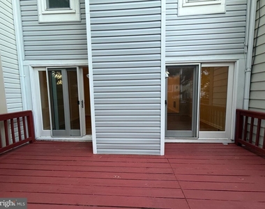 19238 Wheatfield Terrace - Photo Thumbnail 11