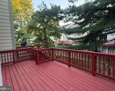 19238 Wheatfield Terrace - Photo Thumbnail 10
