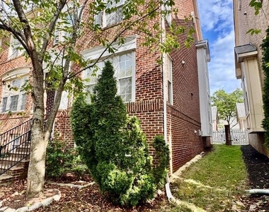 23517 Gardenside Place - Photo Thumbnail 1