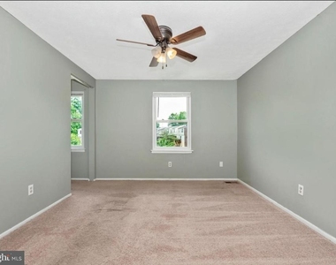 381 W Thornhill - Photo Thumbnail 15