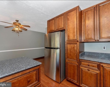 381 W Thornhill - Photo Thumbnail 9