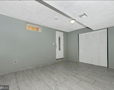 381 W Thornhill - Photo Thumbnail 21