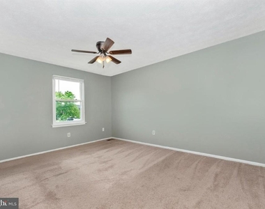 381 W Thornhill - Photo Thumbnail 14