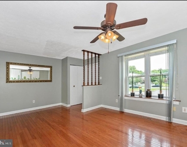 381 W Thornhill - Photo Thumbnail 2