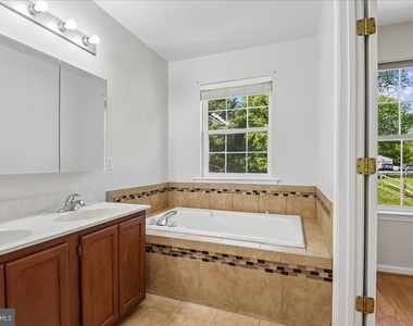 628 Autumn Sky Court - Photo Thumbnail 9