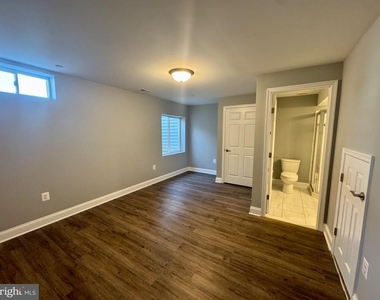 1005 Clover Circle - Photo Thumbnail 5