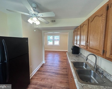 410 New Pittsburg Avenue - Photo Thumbnail 4