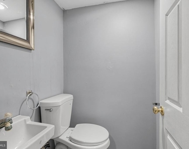 644 Burns Street Se - Photo Thumbnail 13