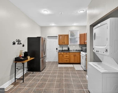 1119 Montello Avenue Ne - Photo Thumbnail 12