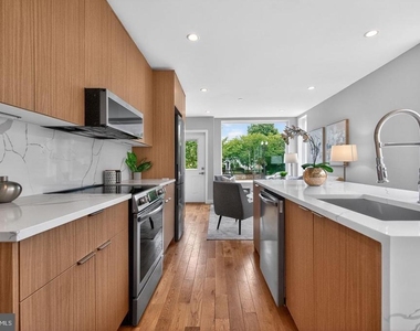 1515 C Street Ne - Photo Thumbnail 5