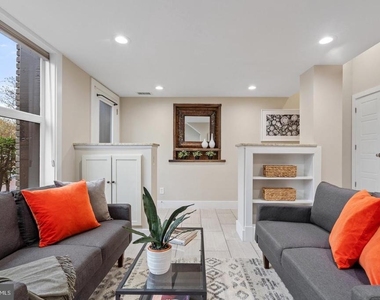715 F Street Ne - Photo Thumbnail 13