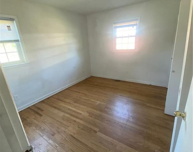 4214 Knollwood Drive - Photo Thumbnail 5