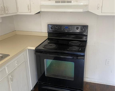 4214 Knollwood Drive - Photo Thumbnail 2