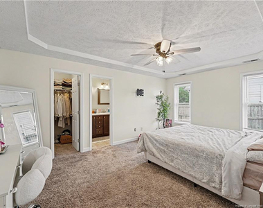 2117 Feathercombe Court - Photo Thumbnail 18