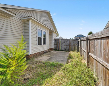 2117 Feathercombe Court - Photo Thumbnail 20