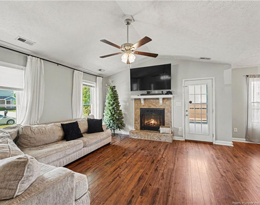 2117 Feathercombe Court - Photo Thumbnail 5