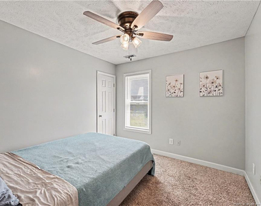 2117 Feathercombe Court - Photo Thumbnail 12