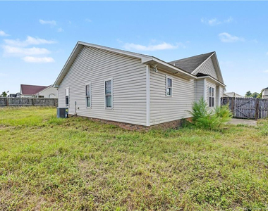 2117 Feathercombe Court - Photo Thumbnail 21