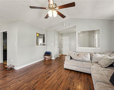 2117 Feathercombe Court - Photo Thumbnail 7