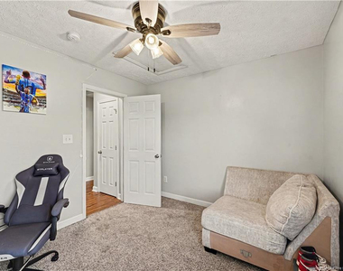 2117 Feathercombe Court - Photo Thumbnail 11