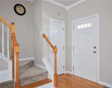 512 Colwick Lane - Photo Thumbnail 1