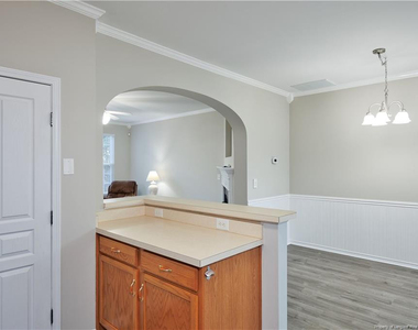 512 Colwick Lane - Photo Thumbnail 12