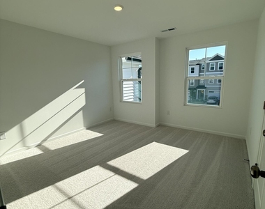 240 Snowfield Drive - Photo Thumbnail 8
