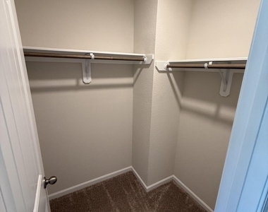 1066 Peony Lane - Photo Thumbnail 12
