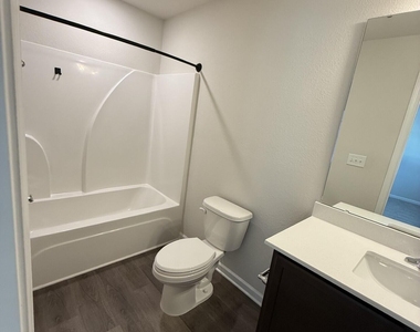 1066 Peony Lane - Photo Thumbnail 7