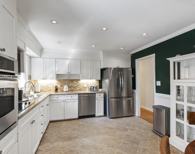 304 Latimer Road - Photo Thumbnail 19