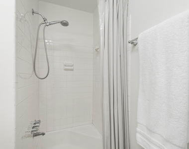 304 Latimer Road - Photo Thumbnail 11