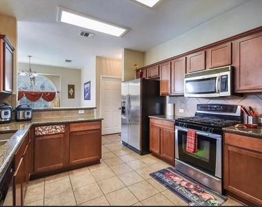 15504 Staked Plains Loop - Photo Thumbnail 8
