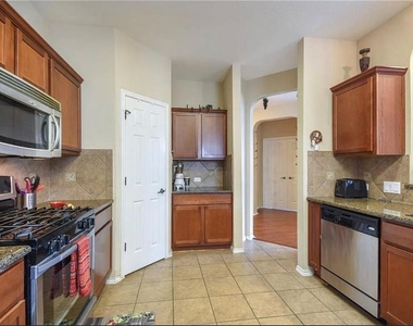 15504 Staked Plains Loop - Photo Thumbnail 9