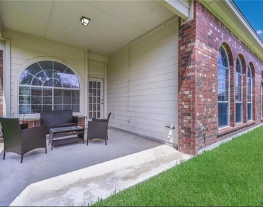 15504 Staked Plains Loop - Photo Thumbnail 27