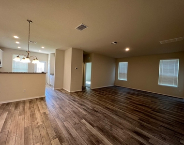 40 Pacific Loon St - Photo Thumbnail 3