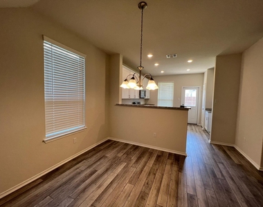 40 Pacific Loon St - Photo Thumbnail 4