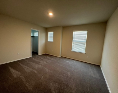 40 Pacific Loon St - Photo Thumbnail 12