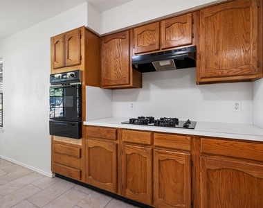 11464 Bristle Oak Trl - Photo Thumbnail 12