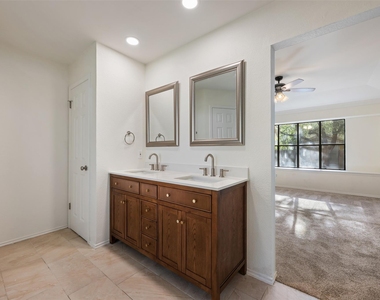 11464 Bristle Oak Trl - Photo Thumbnail 21