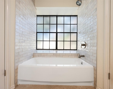 11464 Bristle Oak Trl - Photo Thumbnail 20