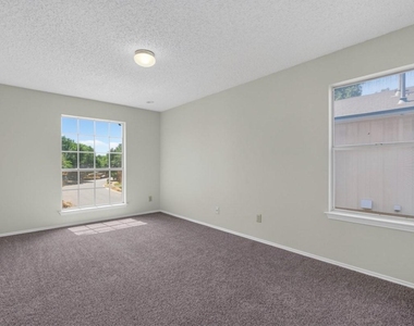1410 Green Terrace Dr - Photo Thumbnail 19