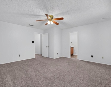 1410 Green Terrace Dr - Photo Thumbnail 12